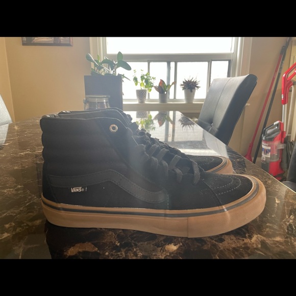 Black Gum Sole Sk8-Hi Pro Vans - Picture 4 of 7